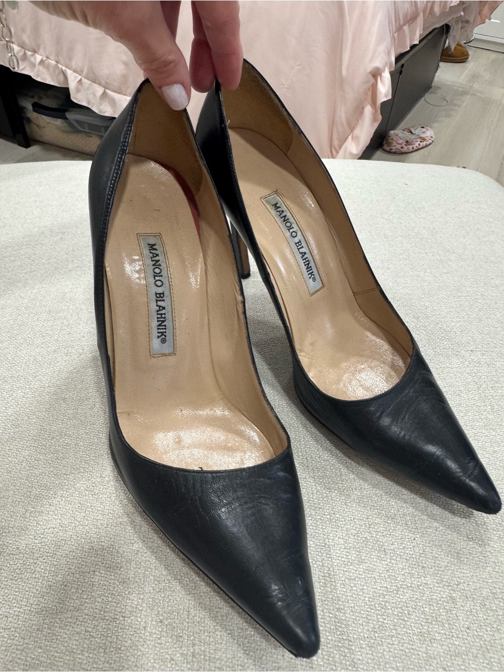 Manolo Blahnik Black Leather Pointed Toe BB pumps size 37
